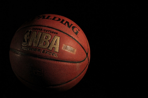 Klampiose rungtynėse &bdquo;Bucks&ldquo; įveikė &bdquo;Suns&ldquo; ir i&scaron;lygino NBA finalo serijos rezultatą