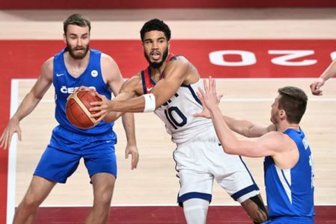 Daugiau nei 100 ta&scaron;kų per tris kėlinius įmetusi JAV rinktinė &ndash; ketvirtfinalyje