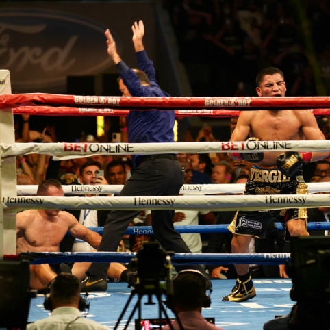 E. Kavaliauskas 8 raundų kovoje savo varžovui nusileido po nokauto