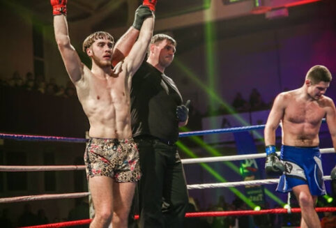 Greitai: pora smūgių į varžovo ranką pataikęs D. Rimkus įveikė varžovą i&scaron; Vokietijos