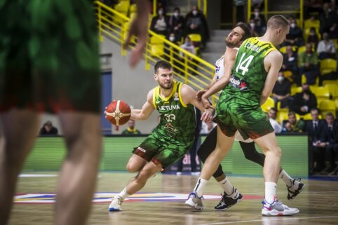 2 i&scaron; 2: fizi&scaron;kose rungtynėse Lietuvos rinktinė įveikė čekus