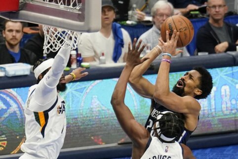 J. Brunsonas sužaidė karjeros rungtynes, o &bdquo;Mavericks&ldquo; i&scaron;lygino serijos rezultatą