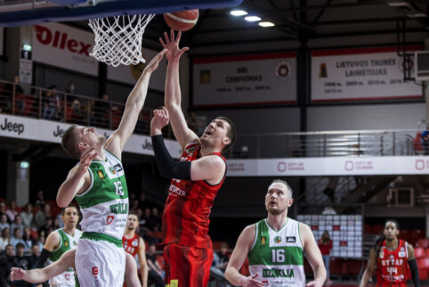 Atsitiesęs &bdquo;Rytas&ldquo; sutriu&scaron;kino &bdquo;Dzūkiją&ldquo;