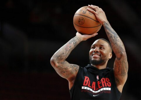 Lyg i&scaron; giedro dangaus: D. Lillardas i&scaron;mainytas į &bdquo;Bucks&ldquo;