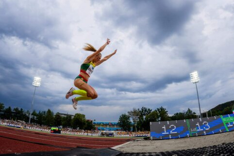 Daugiau nei 50 centimetrų varžovus aplenkusi A. Beniu&scaron;ytė i&scaron;kovojo auksą EJOF varžybose