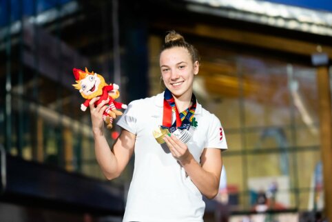 Istorinis jaunųjų plaukikų pasiekimas: S. Plytnykaitė i&scaron;kovojo penktąjį medalį EJOF