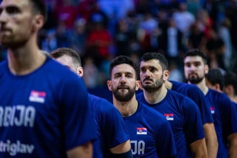 Kovoje dėl pirmos vietos D grupėje serbai sumindė lenkus