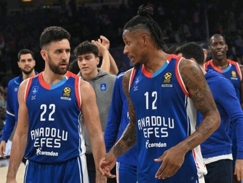 Eurolygos grandų dvikovoje &ndash; įtikinanti &bdquo;Anadolu Efes&ldquo; pergalė prie&scaron; &bdquo;Barceloną&ldquo;