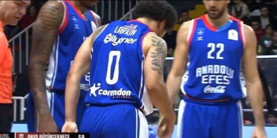 Prie&scaron; susitikimą su &bdquo;Žalgiriu&ldquo; &ndash; dar vienas &bdquo;Anadolu Efes&ldquo; pralaimėjimas ir Larkino trauma