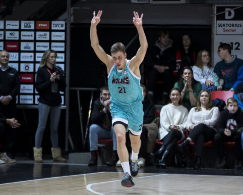 J. Tayloro vedami &bdquo;Wolves&ldquo; pranoko &bdquo;Rytą&ldquo;