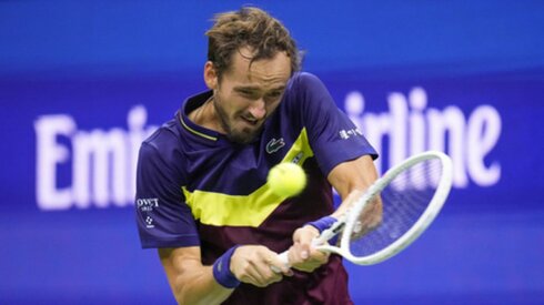 &bdquo;US Open&ldquo; &ndash; J. Sinneris pranoko žiūrovų palaikomą D. Medvedevą, J. Draperis i&scaron;lieka nepralaimėjęs seto