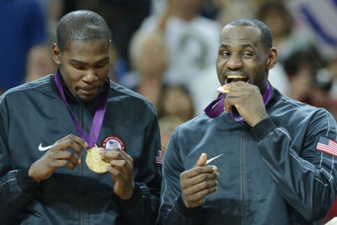 NBA mainų kar&scaron;tinė gali sudrebinti lygą dar labiau &ndash; &bdquo;Warriors&ldquo; nori suvienyti S. Curry, L. Jameso ir K. Duranto jėgas