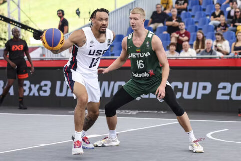 3x3 vyrų jaunimo rinktinė pateko į PČ atkrintamąsias, moterys turnyrą pradėjo permainingai