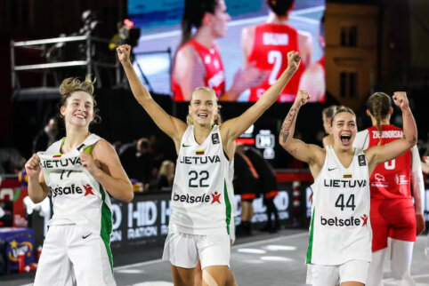 U23 moterų rinktinė &ndash; pasaulio čempionato pusfinalyje