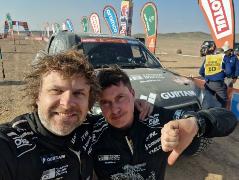 Su problemomis susidūrę B. Vanagas ir V. Žala &ndash; antrojo Dakaro greičio ruožo fini&scaron;e