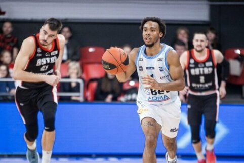 Jonavos &bdquo;Cbet&ldquo; rotacija dar labiau trumpėja &ndash; trenerio sprendimu ekipą paliko gynėjas