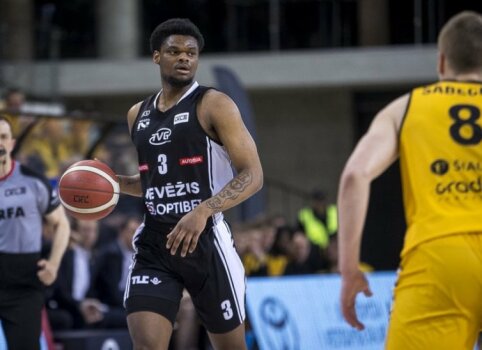 D. Doualla sugrįžo į &bdquo;Nevėžį&ldquo;