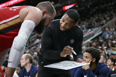 &bdquo;Pelicans&ldquo; strategas paai&scaron;kino apkarpytas J. Valančiūno minutes