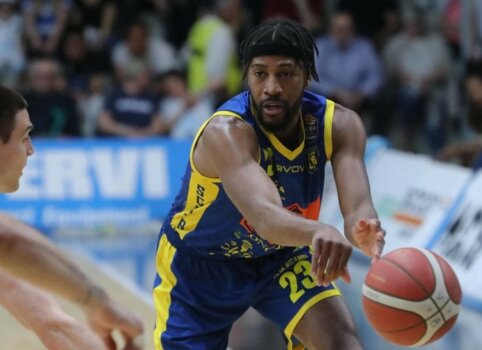 Lyg i&scaron; giedro dangaus: Italijos žiniasklaida paskelbė, jog prie &bdquo;Žalgirio&ldquo; prisijungė Italijoje žaidęs amerikietis