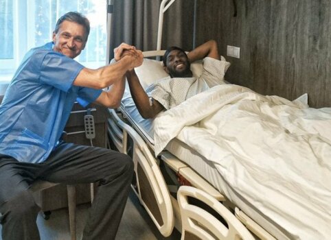 Žinutę fanams po operacijos siunčiantis K. Evansas: &bdquo;Žodžiais negaliu apibūdinti, kaip dabar jaučiuosi&ldquo;