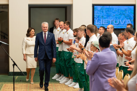 Oficialiose olimpiečių i&scaron;lydėtuvėse Prezidentūroje paai&scaron;kėjo kas ne&scaron; vėliavą žaidynių atidaryme