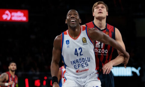 Skubios permainos &bdquo;Žalgirio&ldquo; sudėtyje: K. Hayesą keičia veteranas B. Dunstonas