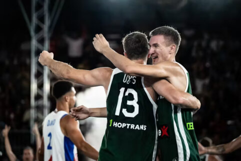 Lietuvos 3x3 rinktinė Europos čempionate i&scaron;kovojo bronzą, austrai sensacingai parklupdė serbus