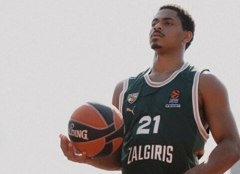 &bdquo;Žalgiris&ldquo; pristatė naujo sezono varžybines aprangas, tarp jų ir juodos spalvos mar&scaron;kinėliai