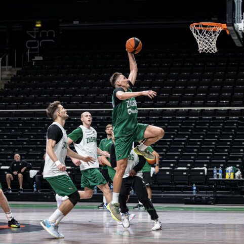 Žalgiriečiai įvertino naują &bdquo;Žalgirio&ldquo; arenos parketą: nekantraujame dėl starto Eurolygoje