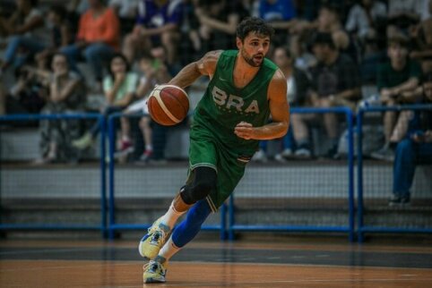 Traumų i&scaron;retinta &bdquo;Barcelona&ldquo; pasipildė tėvynėje žaidusiu brazilu