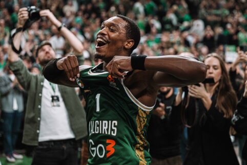 &bdquo;76ers&ldquo; atsisveikino su buvusiu žalgiriečiu L. Walkeriu