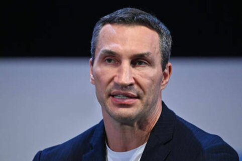 Bokso vadybininkai metė milžini&scaron;kus pinigus V. Kličko, kad &scaron;is sugrįžtu į boksą