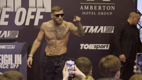 &bdquo;UTMA Rising&ldquo; svėrimuose D. Dirk&scaron;čio mestas maistas pataikė ne į O. Buinicką, o į apsauginius