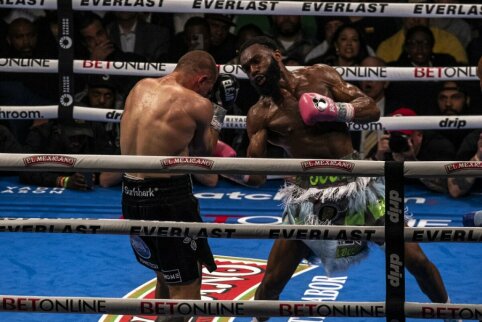 Po E. Stanionio pralaimėjimo &ndash; gražus J. Enniso poelgis