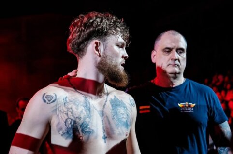 Gražu: D. Dirkstys i&scaron;kovotą UTMA piniginę premiją atidavė savo treneriui