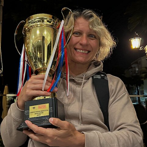 Europos veteranų sunkiosios atletikos čempionate &ndash; tris rekordus po traumos pagerinusios lietuvės triumfas