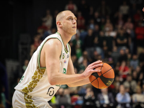 &bdquo;Žalgiris&ldquo; oficialiai atsisveikino su A. Smailagičiumi, jį turėtų pakeisti Ą. Tubelis