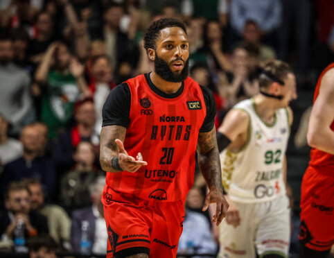 R. J. Cole'ą vilioja Italijos klubas