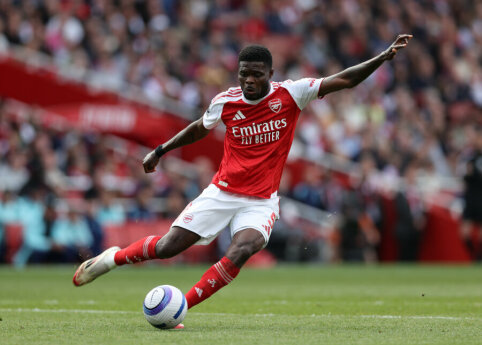 &bdquo;Arsenal&ldquo; futbolininkas T. Partey &ndash; nuteistas už penkis skirtingus prievartavimo atvejus