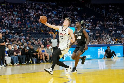 K. Jakučionis pasižymėjo trita&scaron;kiu, o &bdquo;Heat&ldquo; neatsilaikė prie&scaron; &bdquo;Warriors&ldquo;