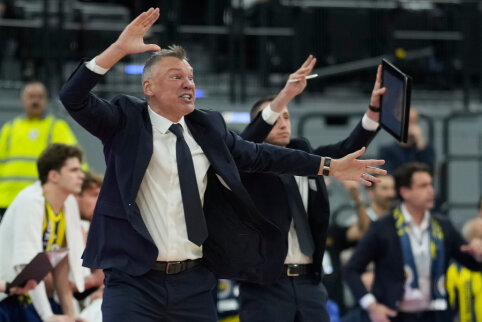 &Scaron;. Jasikevičius po i&scaron;kovotos pergalės su &bdquo;Fenerbahce&ldquo; i&scaron;skubėjo stebėti &bdquo;Žalgirio&ldquo; akistatos