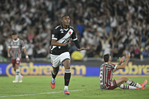 &bdquo;Bournemuth&ldquo; klubas oficialiai pristatė naująjį puolėją ir vartininką