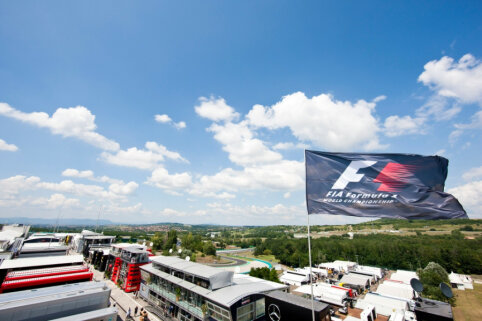 Formulės-1 vadovybė paskelbė prane&scaron;imą apie neramumus Artimuosiuose Rytuose