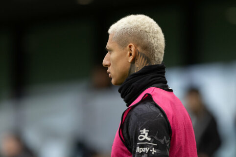 Tottenhamo mink&scaron;toji vieta pradėjo svilti: kovose dėl i&scaron;likimo svarbius ta&scaron;kus pelnė West Ham ir Forest